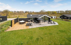 Lovely Home In Glesborg With Kitchen, Glesborg